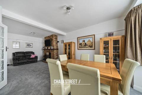 3 bedroom end of terrace house for sale, Anstead Drive, Rainham, RM13