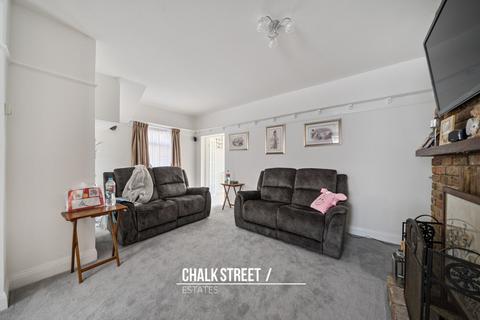 3 bedroom end of terrace house for sale, Anstead Drive, Rainham, RM13