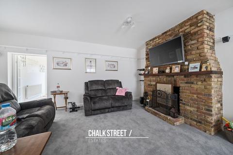3 bedroom end of terrace house for sale, Anstead Drive, Rainham, RM13