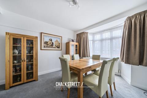 8 Anstead Drive, Rainham, RM13 7QS