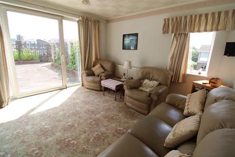 3 bedroom bungalow for sale, Parkfields Road, Bridgend, Bridgend County. CF31 4BH