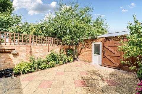 3 bedroom end of terrace house for sale, Willowhayne Drive, Walton-on-Thames, KT12