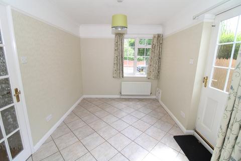 1 Valan Leas, Bromley, BR2 0PE