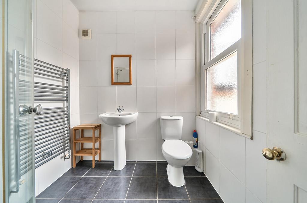 1302247-12-684ae8...