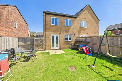 56 Cutter Lane, New Rossington, Doncaster, DN11 0HE