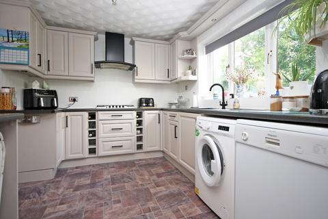 undefined, Maes Derwydd, Llangefni, Isle of Anglesey, LL77