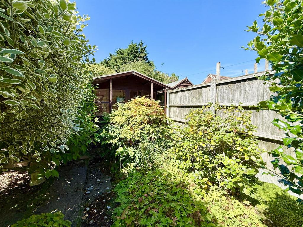 Summer house and garden