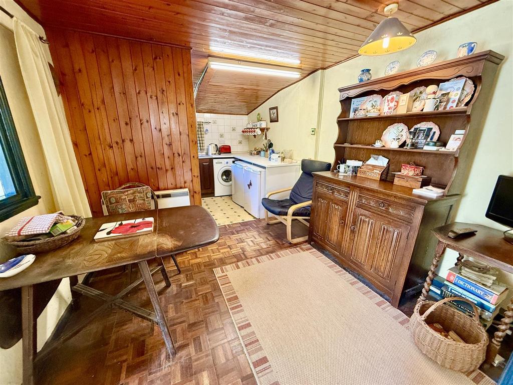 Kitchen breakfast room