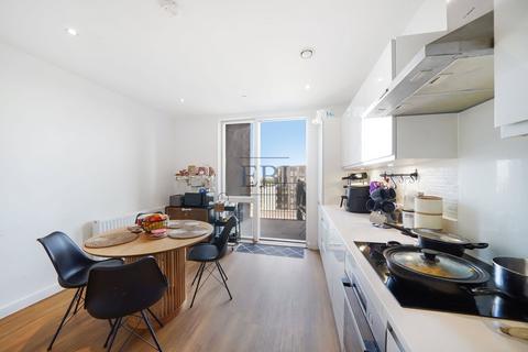 3 bedroom apartment to rent, Guthrum Court, 1 Cavendish Square, London, E16