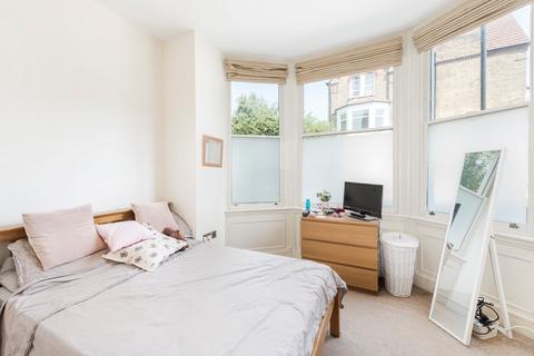 2 bedroom apartment to rent, Cavendish Road, London, SW12