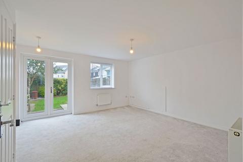 2 Fairfields, Probus, Truro, TR2 4FG
