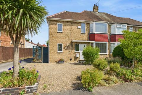 3 bedroom semi-detached house for sale, Queens Close, Cottingham