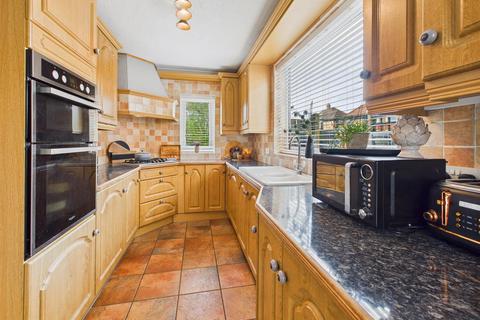 3 bedroom semi-detached house for sale, Queens Close, Cottingham