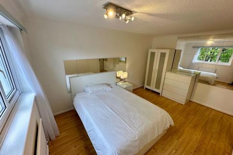undefined, Croydon SM6