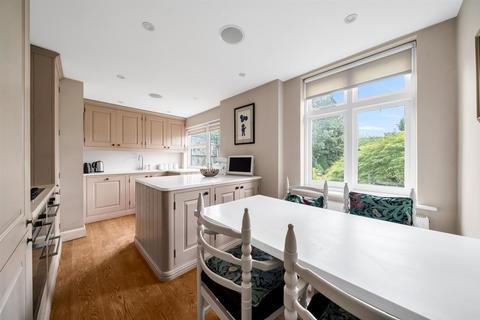 4 bedroom semi-detached house for sale, Murray Avenue, Bromley, BR1