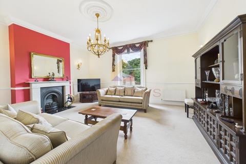 3 bedroom apartment for sale, Lexden Road, Colchester CO3