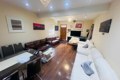 2 bedroom apartment to rent, Flat at New Street, Manchester