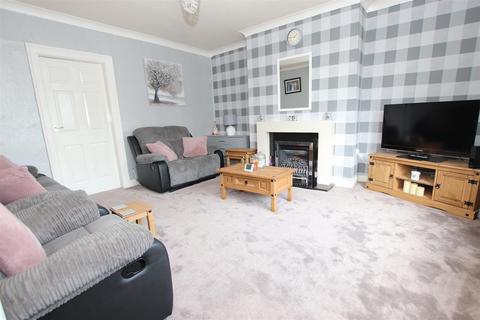 3 bedroom terraced house to rent, Stone Hall Road, Eccleshill, Bradford