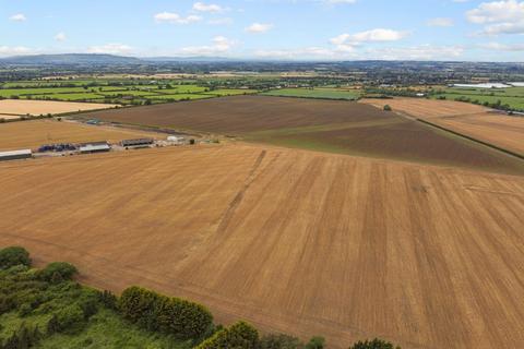 Land to rent, Honeybourne, Evesham, Worcestershire