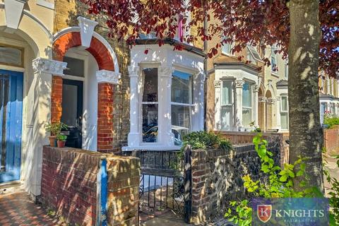 14 Hawthorn Road, London, N18 1EZ