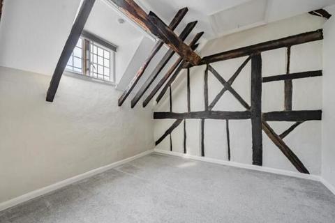 4 bedroom flat for sale, Flat 6 Queen Annes Court, Peascod Street, Windsor, Berkshire, SL4 1DG