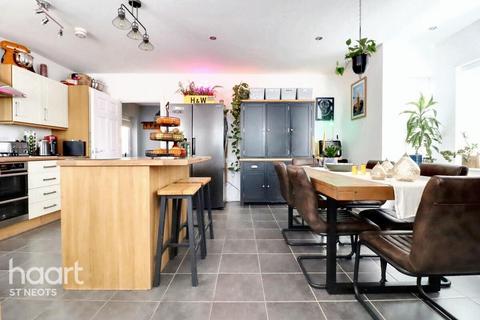5 bedroom detached house for sale, Anderson Close, St Neots
