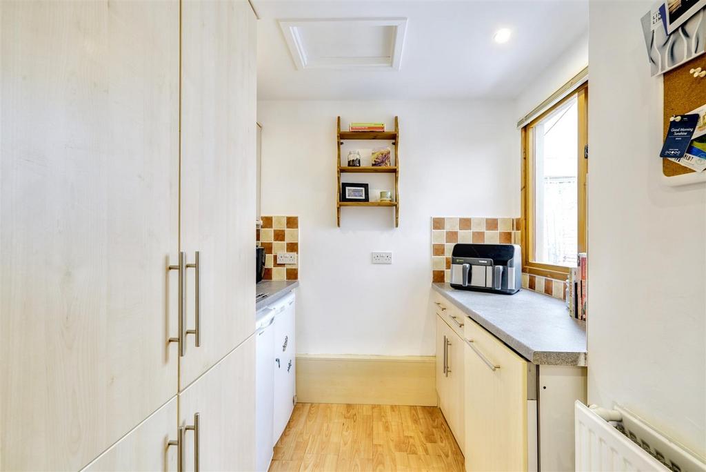 Kitchen 1 2.jpeg