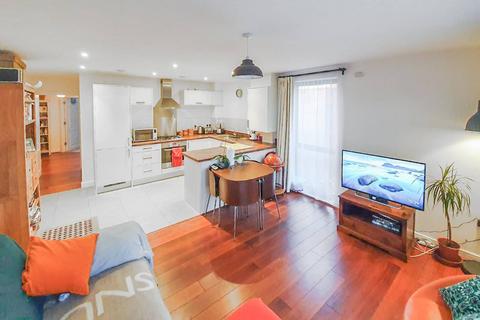 2 bedroom flat for sale, Nihill Place, Croydon, CR0