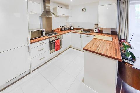 2 bedroom flat for sale, Nihill Place, Croydon, CR0