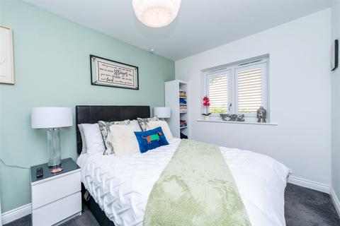 23 Ashby View, Leeds, LS13 3AG