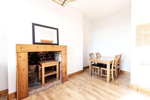 2 bedroom flat to rent, Holburn Street, First Floor, Aberdeen, AB10