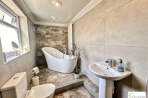26 Fields Road, Tredegar, NP22 4LW