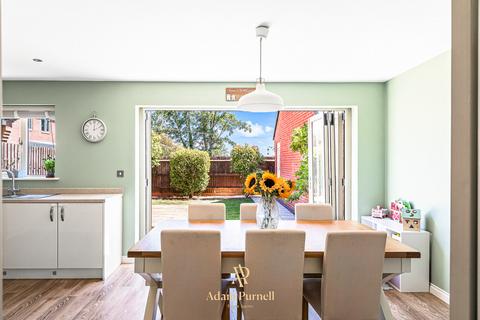 26 Convent Drive, Stoke Golding, Nuneaton, CV13 6JF