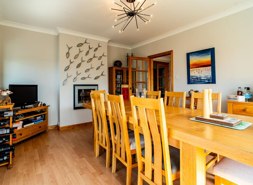 Dining Room / Bedroom 4
