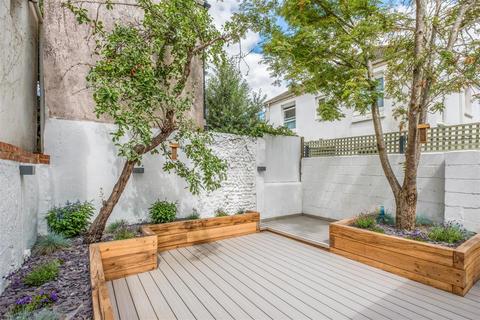 4 bedroom detached house to rent, Camden Terrace, Brighton
