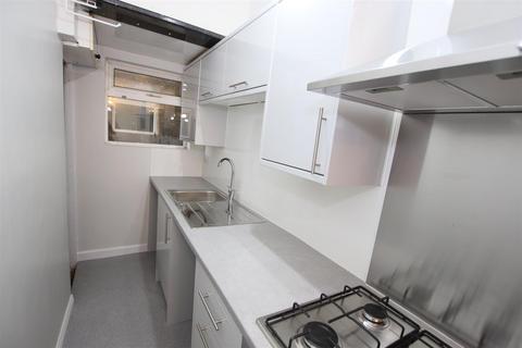 2 bedroom terraced house to rent, Planetrees Street, Allerton, Bradford