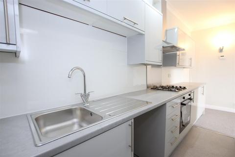2 bedroom terraced house to rent, Planetrees Street, Allerton, Bradford