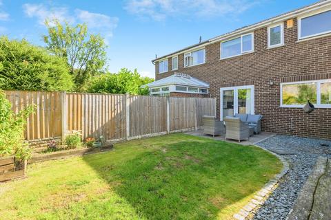 3 bedroom semi-detached house for sale, Springbank Avenue, Morley LS27