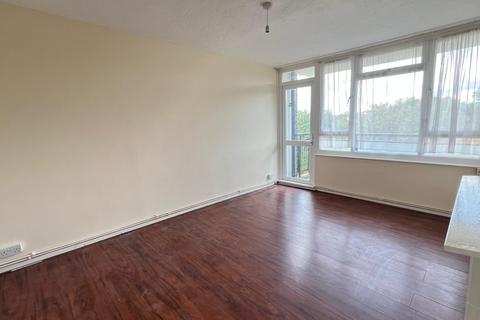 2 bedroom flat to rent, Foxborough Gardens, London SE4