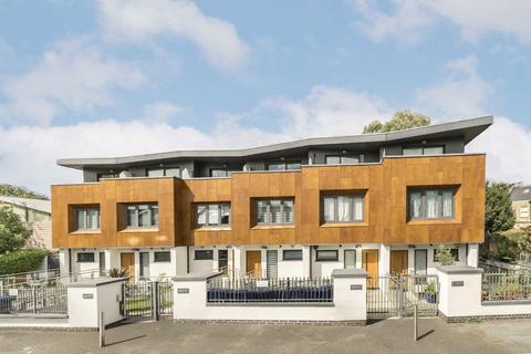 48e Mountfield Road, London, W5 2NQ