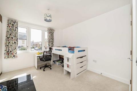 48e Mountfield Road, London, W5 2NQ