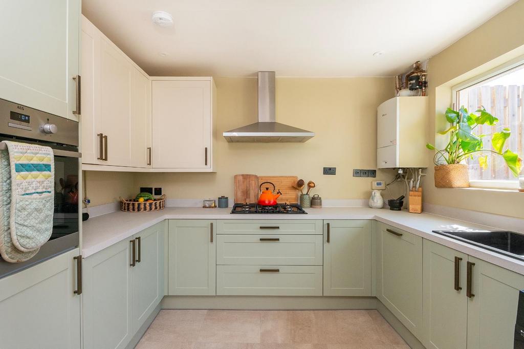6 M5 RBR - Kitchen C.jpg