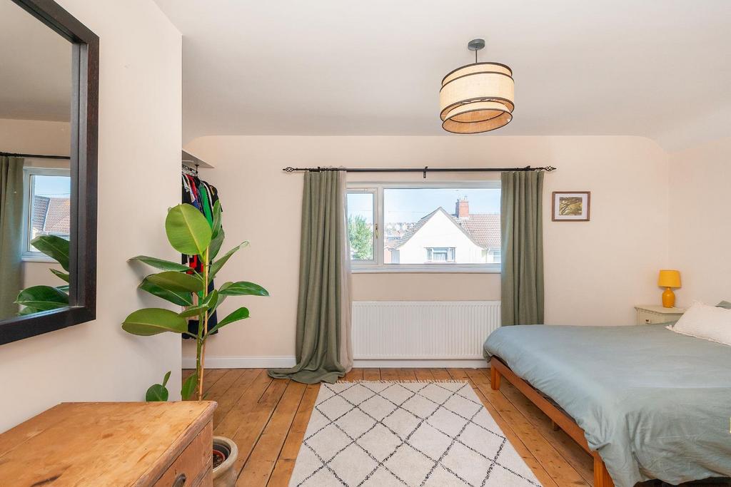 6 M5 RBR - Bedroom G.jpg