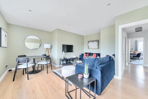 2 bedroom flat for sale, Hare Lane, Claygate, KT10