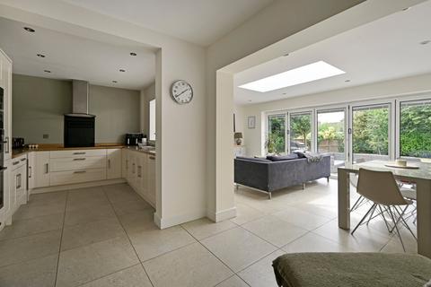 1 Cherry Glebe, Mersham, Ashford, TN25 6NL