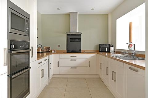 1 Cherry Glebe, Mersham, Ashford, TN25 6NL