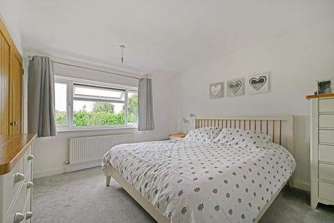 1 Cherry Glebe, Mersham, Ashford, TN25 6NL