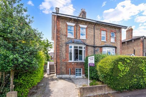 6a Manor Drive, Surbiton, KT5 8NE