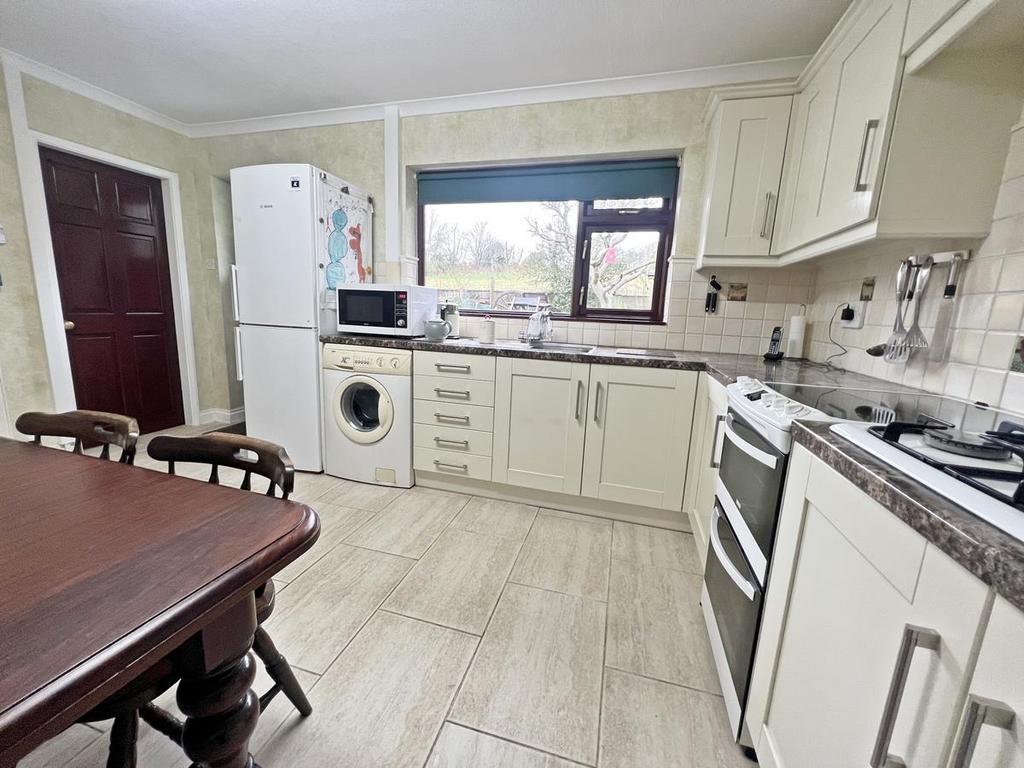 New kitchen c.JPG