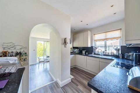 undefined, Caldecote Gardens, Bushey WD23